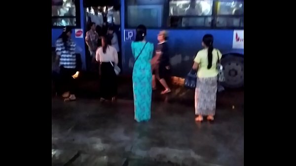 Myanmar girl ass spycam