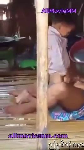 ကလေးကိုဘုခိုင်းနေတာ