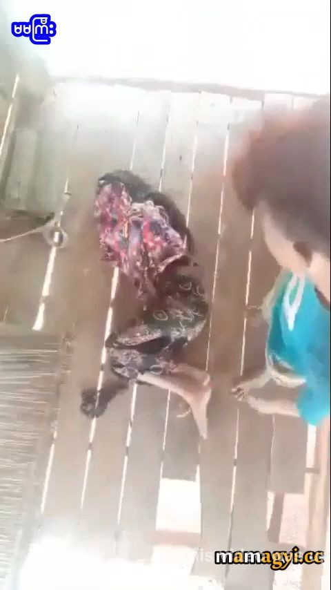 ဇရပ်ပေါမှာဖုတ်တဲ့အတွဲကိုယ်တိုင်ရိုက်လေး