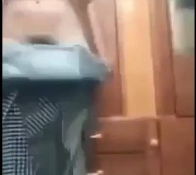 ဘဲကိုအကုန်ချွတ်ပြတဲ့အထန်မလေး