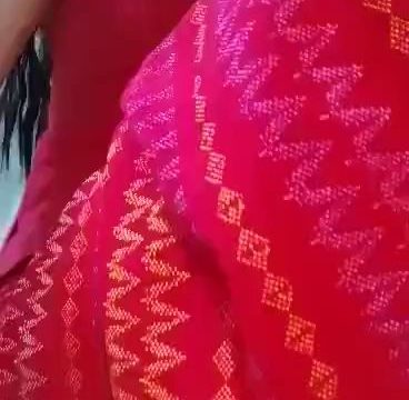 ကားပိးပြဲနေတဲ့စောက်ဖုတ်