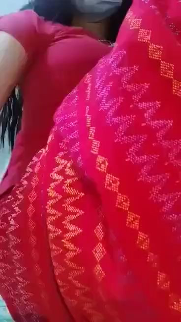 ကားပိးပြဲနေတဲ့စောက်ဖုတ်
