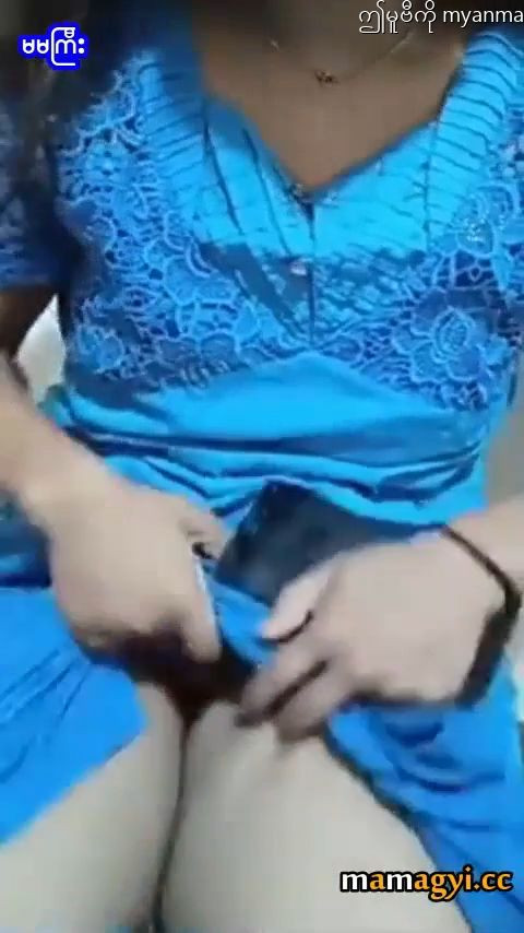 မမနဒီချိုစောက်ဖုတ်ဖောင်းဖောင်းကြီး