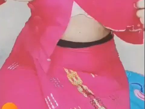 မမနဒီစောက်ဖုတ်ဖောင်းဖောင်းကြီး (2)